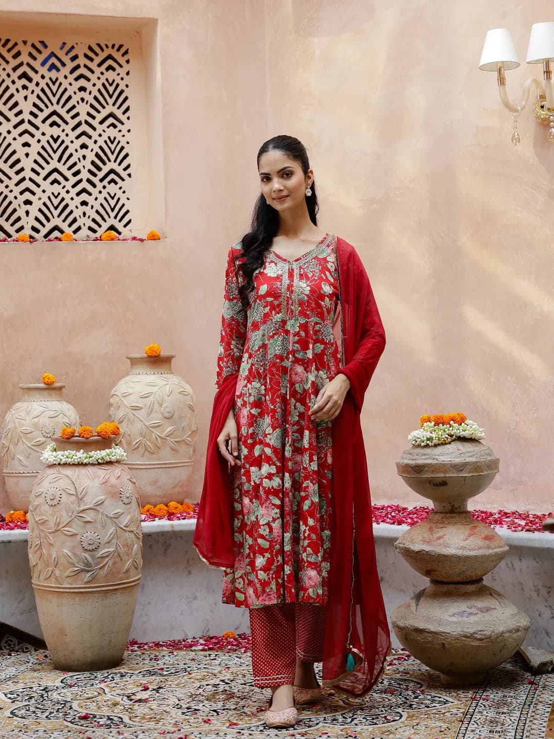 Volso Fashion Women's Red Floral Print V-Neck Cotton Kurta Set